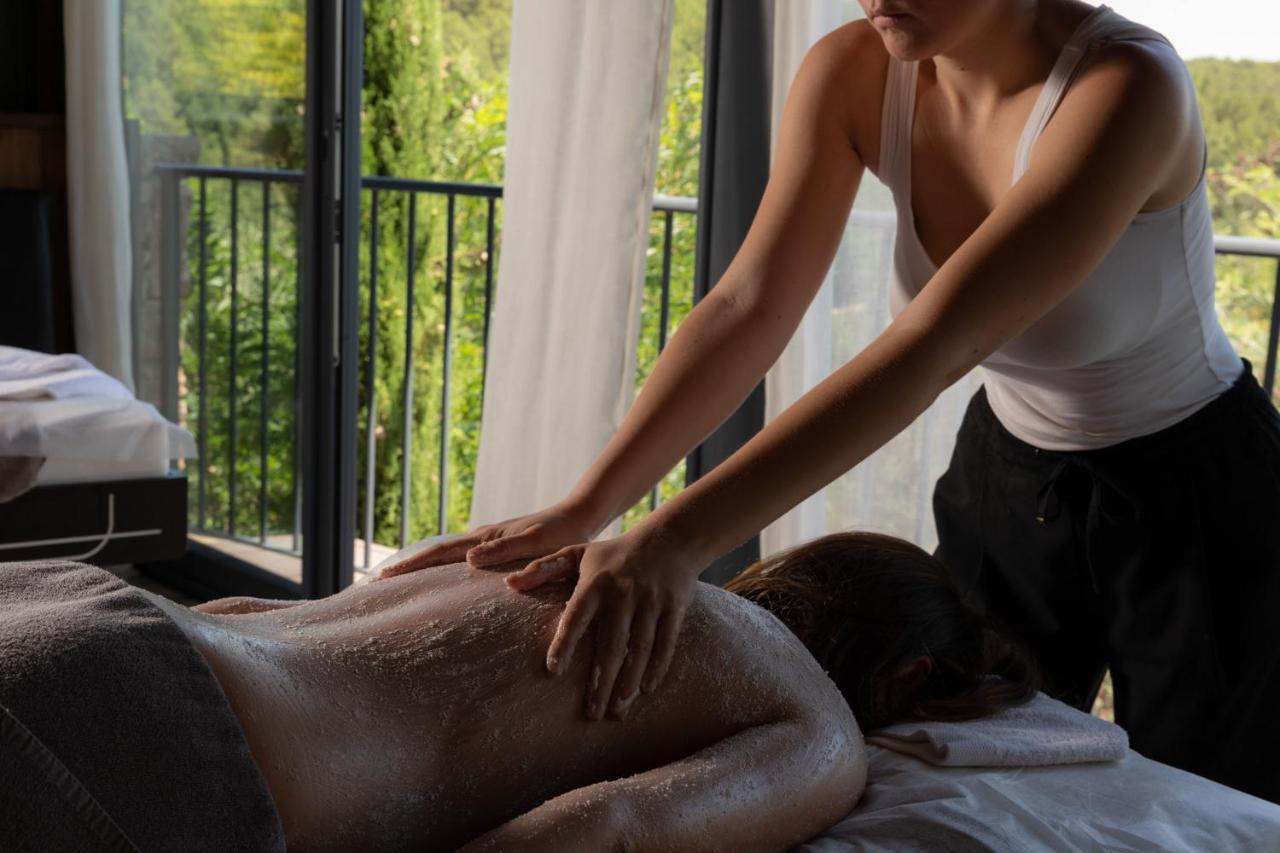 Domaine De Chalveches Hotel Spa 4* Faugeres  Εξωτερικό φωτογραφία
